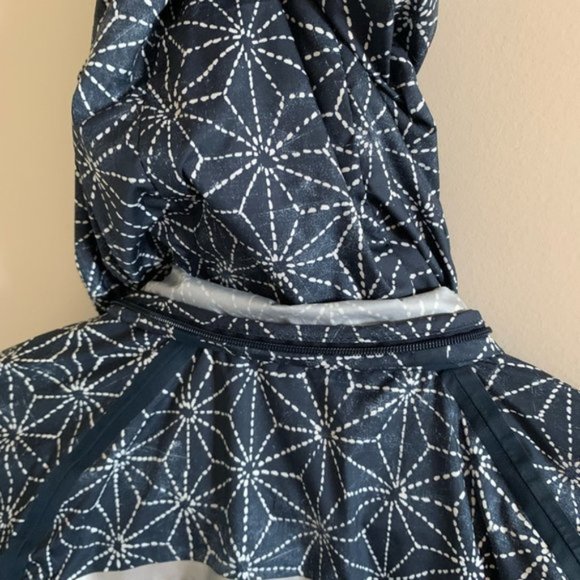 Lululemon Miss Misty Pullover Exploded Sashico Star Windbreak Rain Jacket Size 2 - Picture 13 of 13